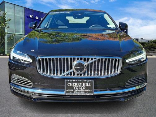 2024 Volvo S90 Recharge Plug-In Hybrid T8 Plus Bright