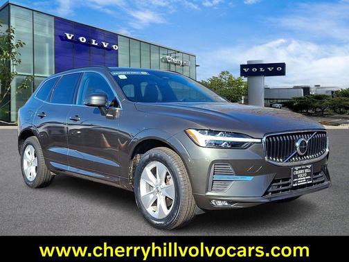 2022 Volvo XC60 B5 Momentum
