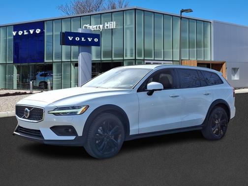 2024 Volvo V60 Cross Country B5 Plus