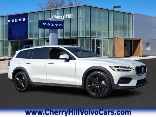 2024 Volvo V60 Cross Country B5 Plus