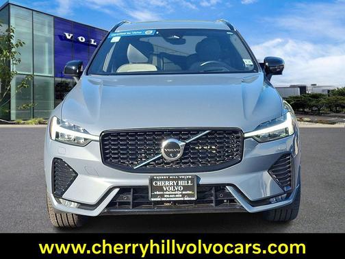 2022 Volvo XC60 R-Design