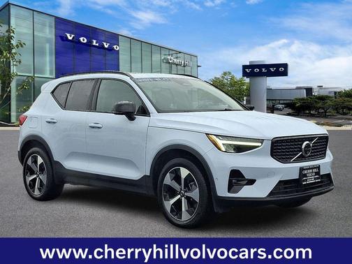 2025 Volvo XC40 Plus