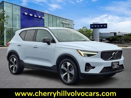 2025 Volvo XC40 Plus