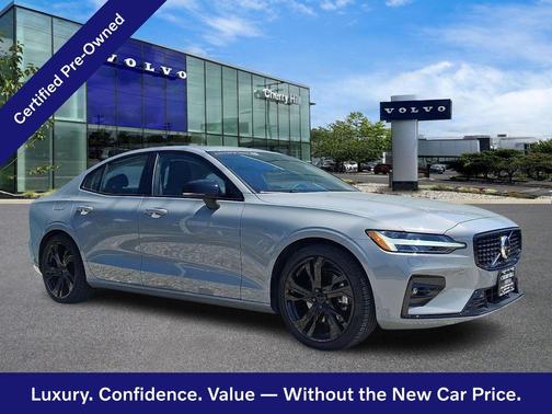 Vapour Grey 2024 Volvo S60 Core