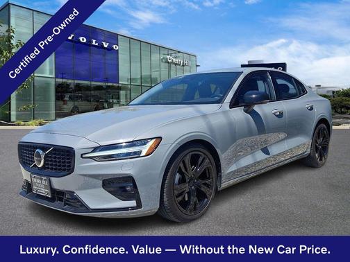 Vapour Grey 2024 Volvo S60 Core