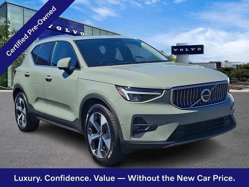 Sage Green 2025 Volvo XC40 Plus