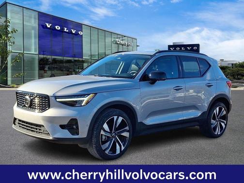 2025 Volvo XC40 Plus