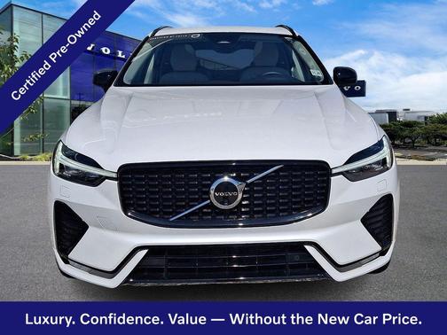 Crystal White 2024 Volvo XC60 Plus