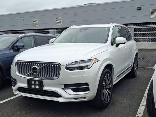 2024 Volvo XC90 B6 Plus Bright Theme