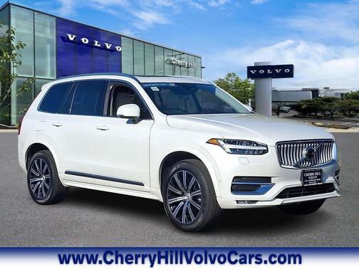 2024 Volvo XC90 B6 Plus Bright Theme