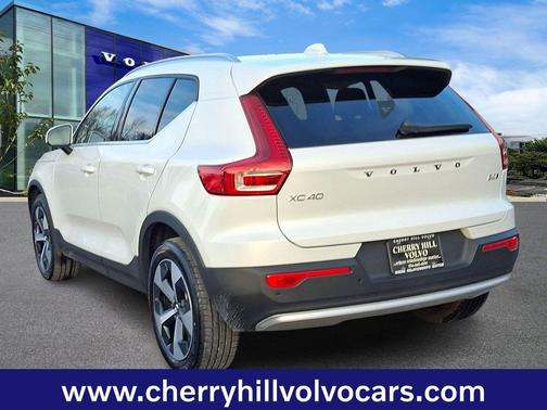 2025 Volvo XC40 Core