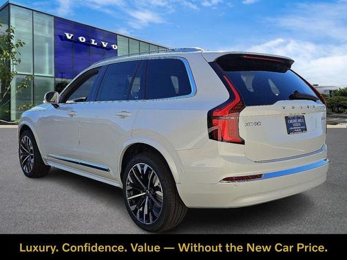 Crystal White Pearl 2026 Volvo XC90 B6 Plus 7-Seater
