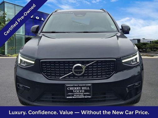 Onyx Black 2023 Volvo XC40 Plus