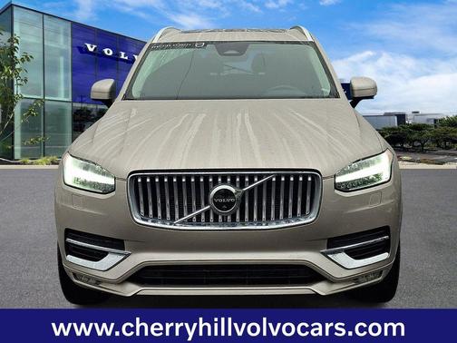 2023 Volvo XC90 Plus