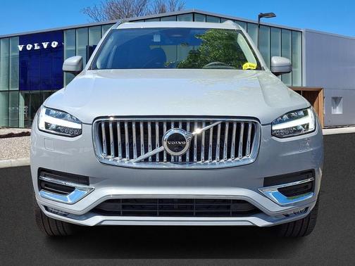 2025 Volvo XC90 B6 Plus 7-Seater