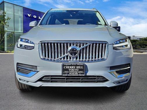 2025 Volvo XC90 B6 Plus 7-Seater