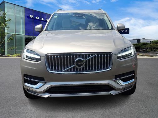 2024 Volvo XC90 B5 Core Bright Theme