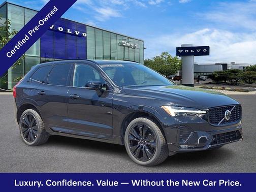 Onyx Black 2024 Volvo XC60 Plus
