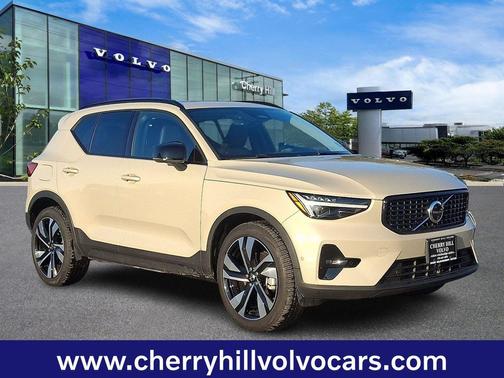 2025 Volvo XC40 Plus