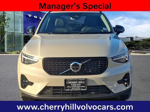 2025 Volvo XC40 Plus