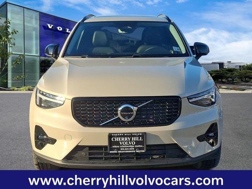 2025 Volvo XC40 Plus