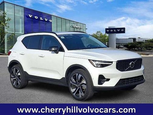 2025 Volvo XC40 Plus