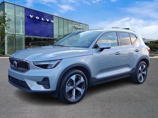 2024 Volvo XC40 B5 Core
