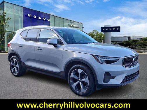 2024 Volvo XC40 B5 Core