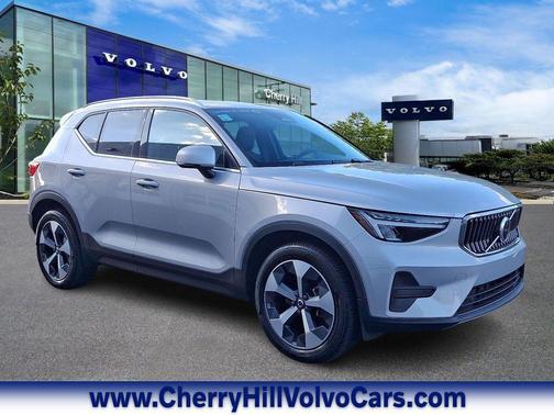 2024 Volvo XC40 B5 Core