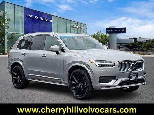 2024 Volvo XC90 B5 Plus