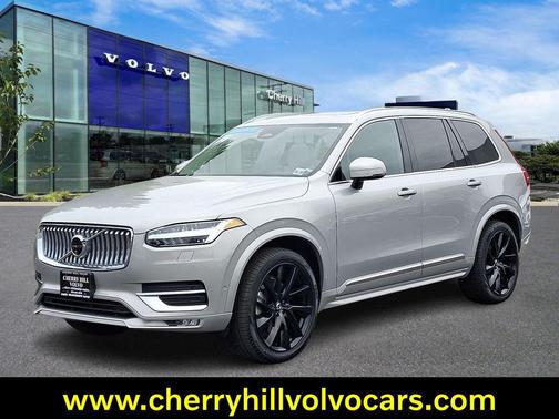2024 Volvo XC90 B5 Plus