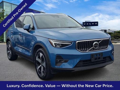 Fjord Blue 2025 Volvo XC40 Plus