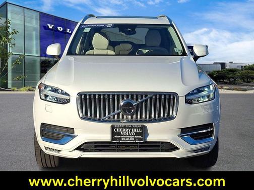 2024 Volvo XC90 B5 Plus