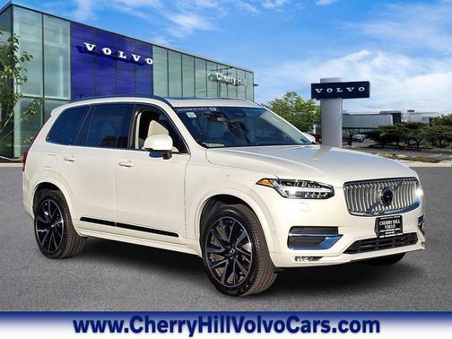 2024 Volvo XC90 B5 Plus