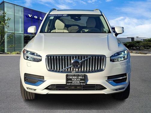 2024 Volvo XC90 B5 Plus
