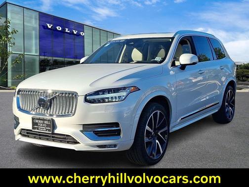 2024 Volvo XC90 B5 Plus