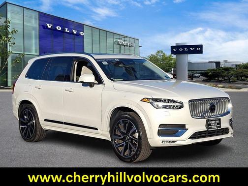 2024 Volvo XC90 B5 Plus