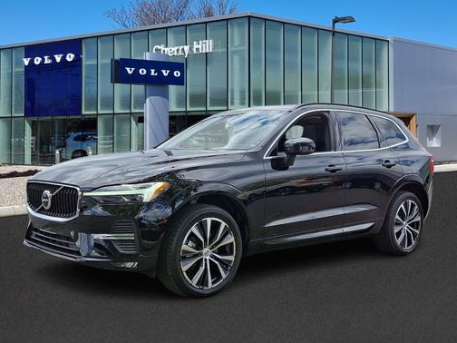 2022 Volvo XC60 B5 Momentum