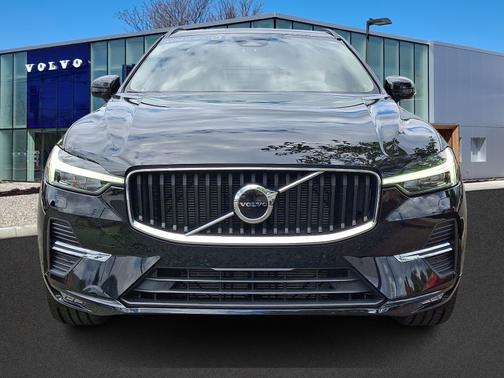 2022 Volvo XC60 B5 Momentum