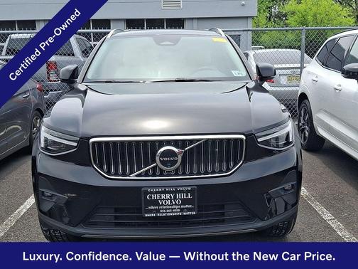 Onyx Black 2024 Volvo XC40 Ultimate