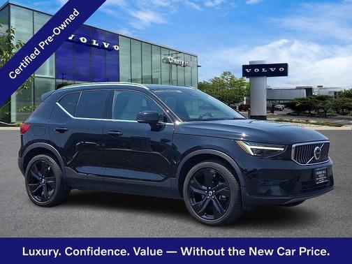 Onyx Black 2024 Volvo XC40 Ultimate