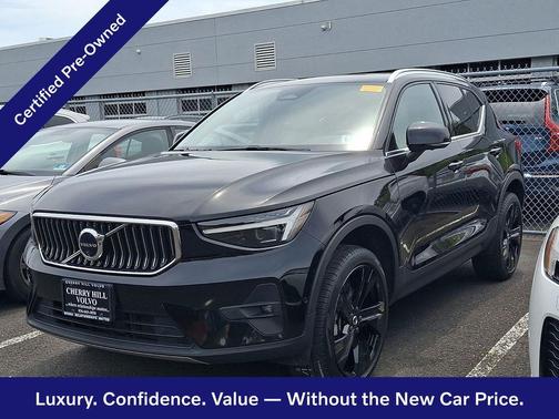 Onyx Black 2024 Volvo XC40 Ultimate