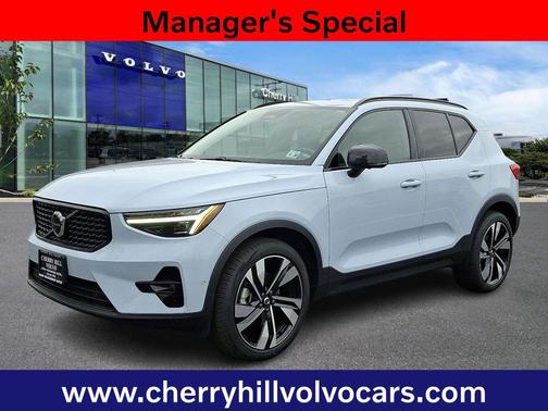 2025 Volvo XC40 Plus
