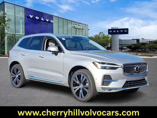 2023 Volvo XC60 B5 Plus Bright Theme