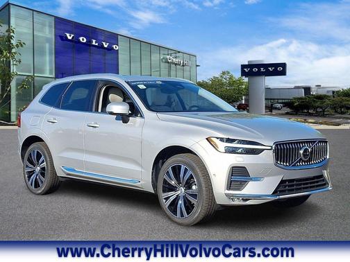 2023 Volvo XC60 B5 Plus Bright Theme