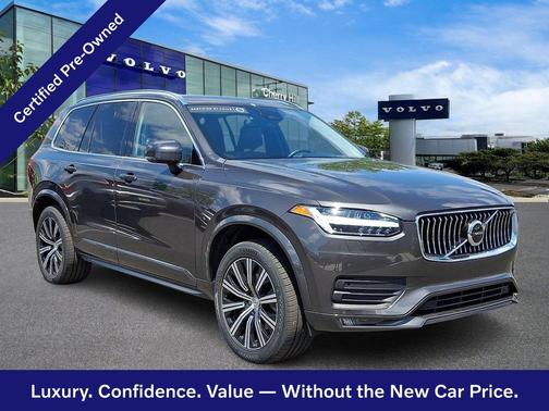 Platinum Grey 2023 Volvo XC90 Core