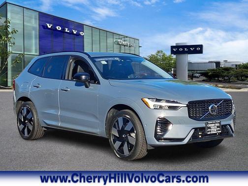 2024 Volvo XC60 Recharge Plug-In Hybrid T8 Plus Dark Theme
