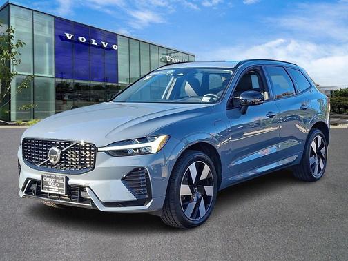 2024 Volvo XC60 Recharge Plug-In Hybrid T8 Plus Dark Theme