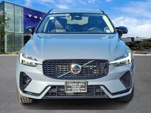 2024 Volvo XC60 Recharge Plug-In Hybrid T8 Plus Dark Theme