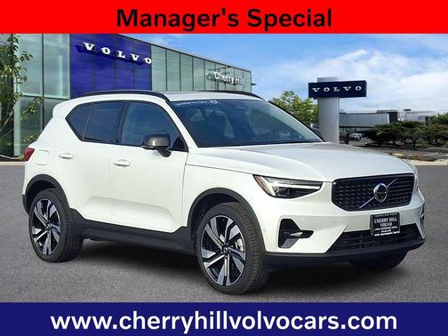2025 Volvo XC40 Plus